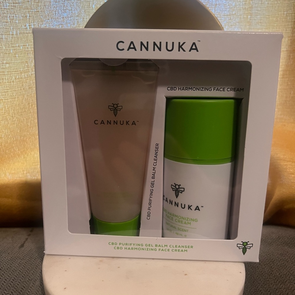 Cannuka CBD Skincare Set - Green and White